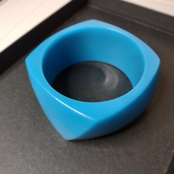 Very Awesome Asymmetrical 8 Inch Vintage Thick Blue Bangle - Picture 4 of 10